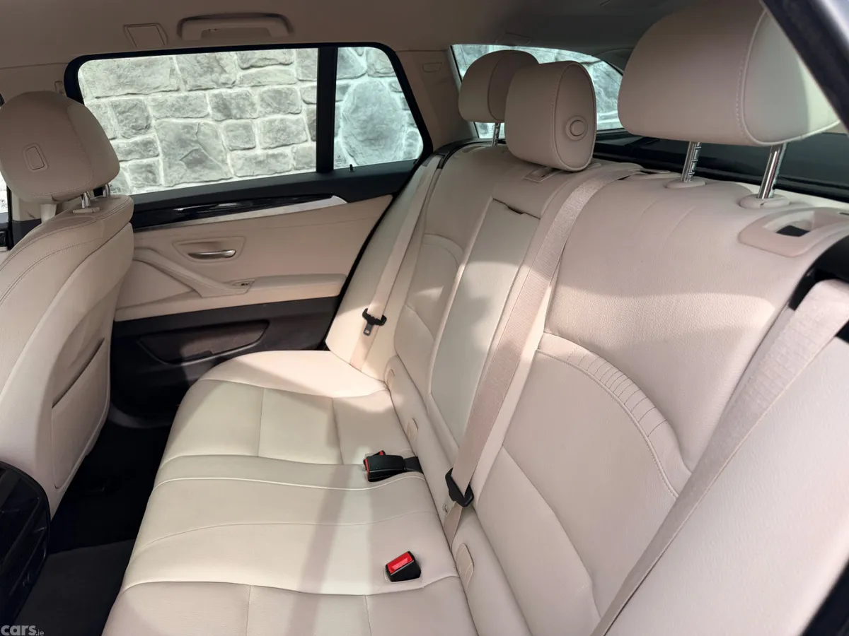 BMW 5-Series Estate/Jeep, Diesel, 2016, Blue