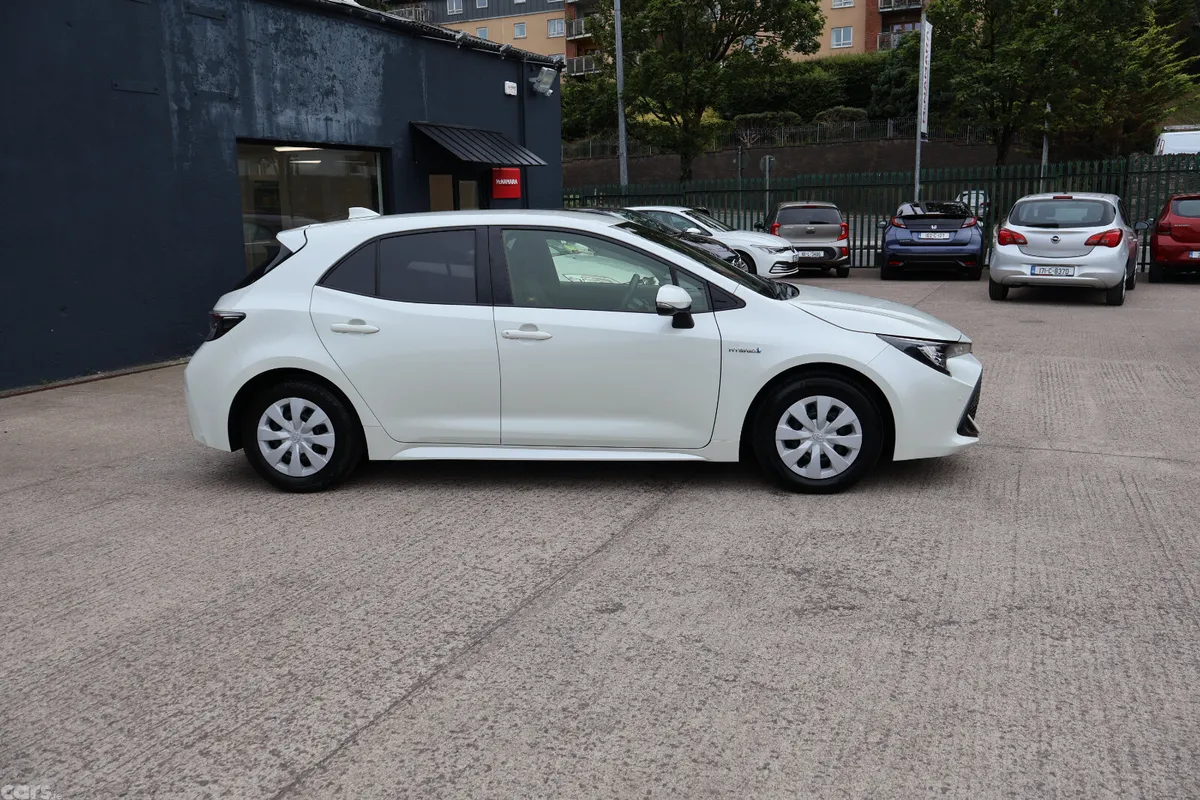 Toyota Corolla Hatchback, Petrol Hybrid, 2019, White
