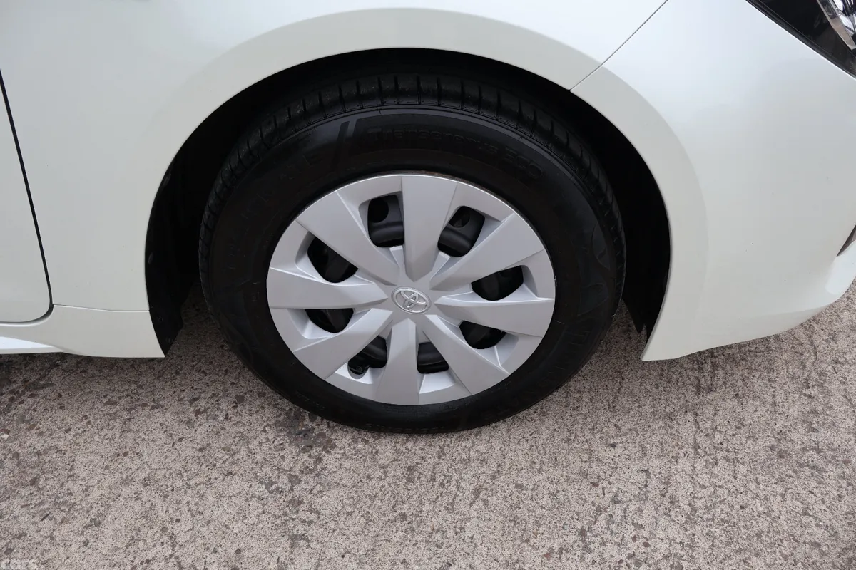 Toyota Corolla Hatchback, Petrol Hybrid, 2019, White