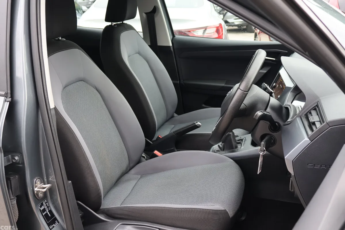 SEAT Arona SUV, Diesel, 2018, Grey