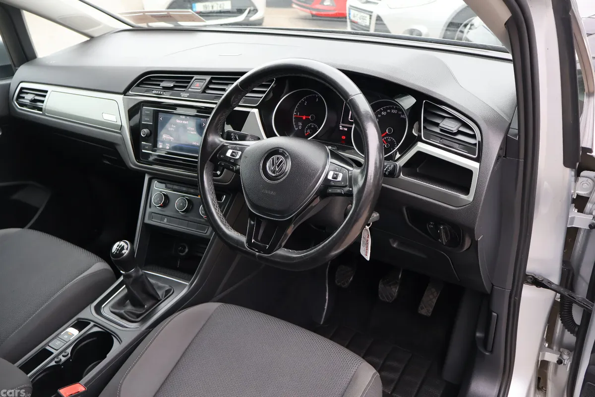 Volkswagen Touran MPV, Diesel, 2018, Grey