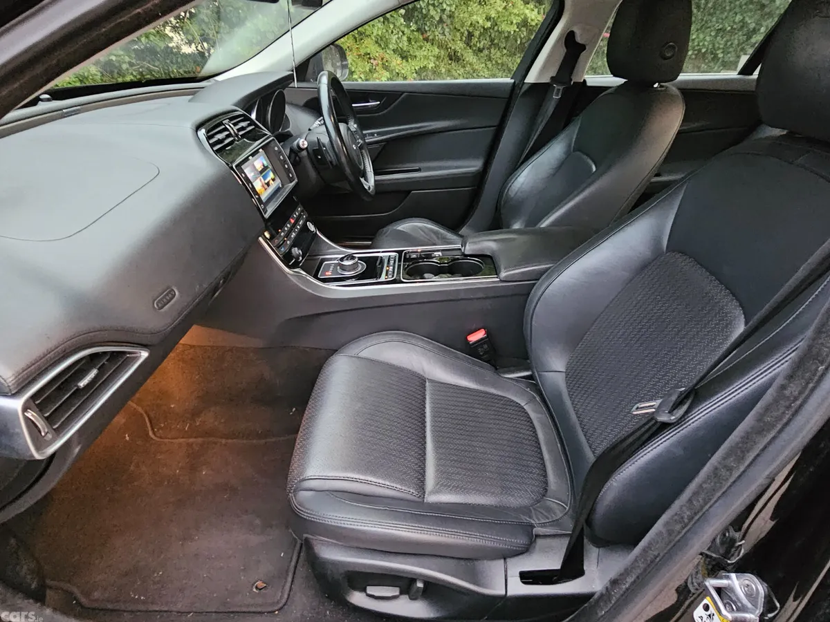 Jaguar XE Saloon, Diesel, 2017, Black