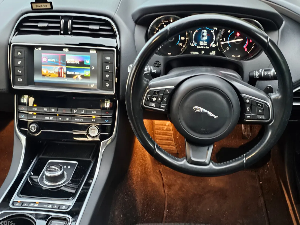 Jaguar XE Saloon, Diesel, 2017, Black