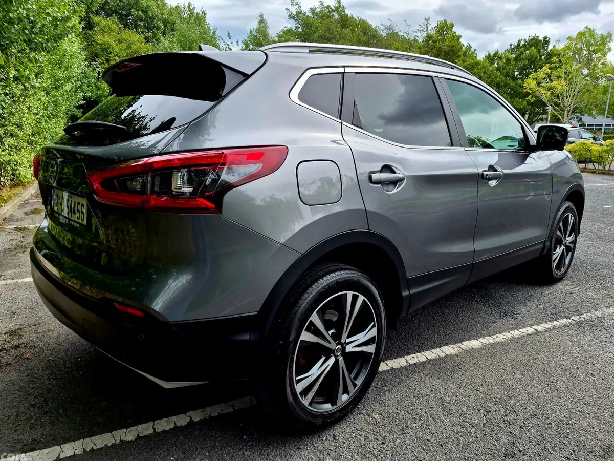 Nissan Qashqai Hatchback, Diesel, 2018, Grey
