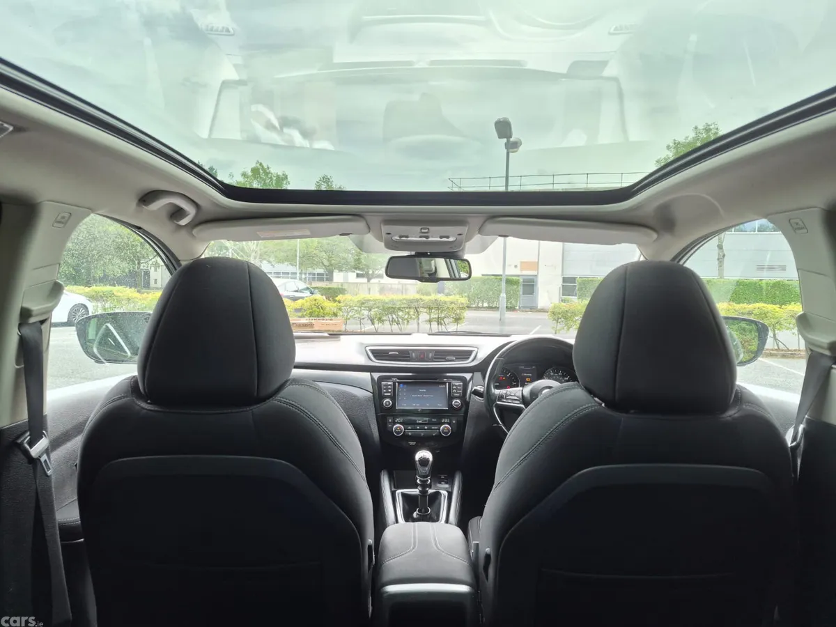 Nissan Qashqai Hatchback, Diesel, 2018, Grey