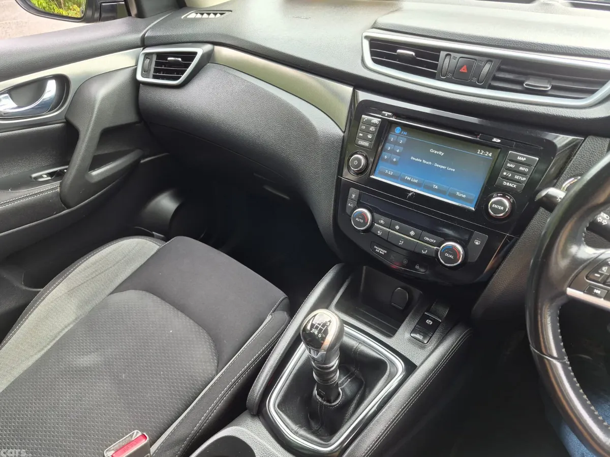 Nissan Qashqai Hatchback, Diesel, 2018, Grey