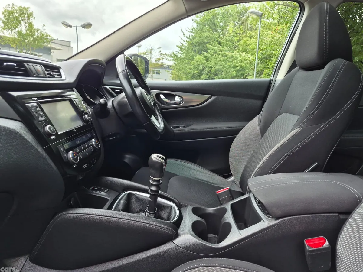Nissan Qashqai Hatchback, Diesel, 2018, Grey