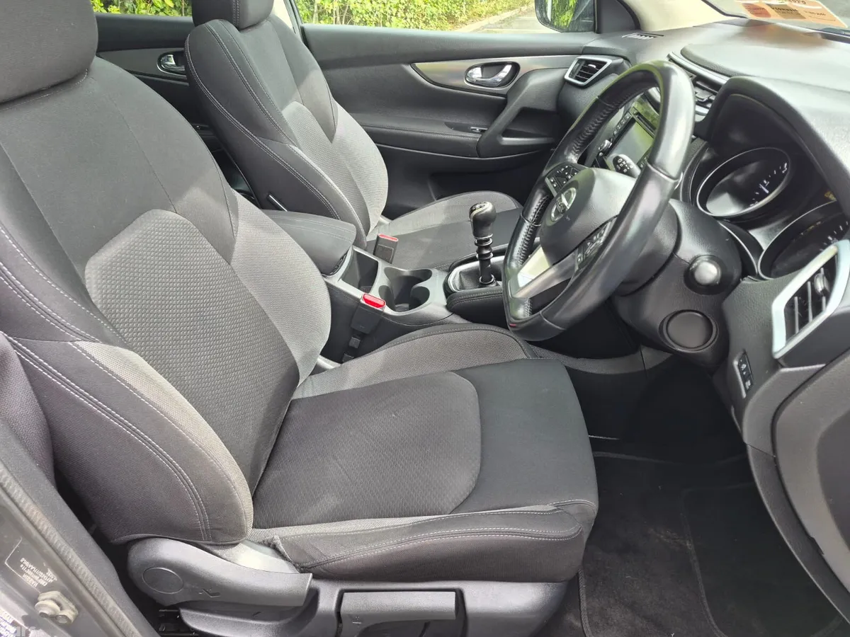 Nissan Qashqai Hatchback, Diesel, 2018, Grey