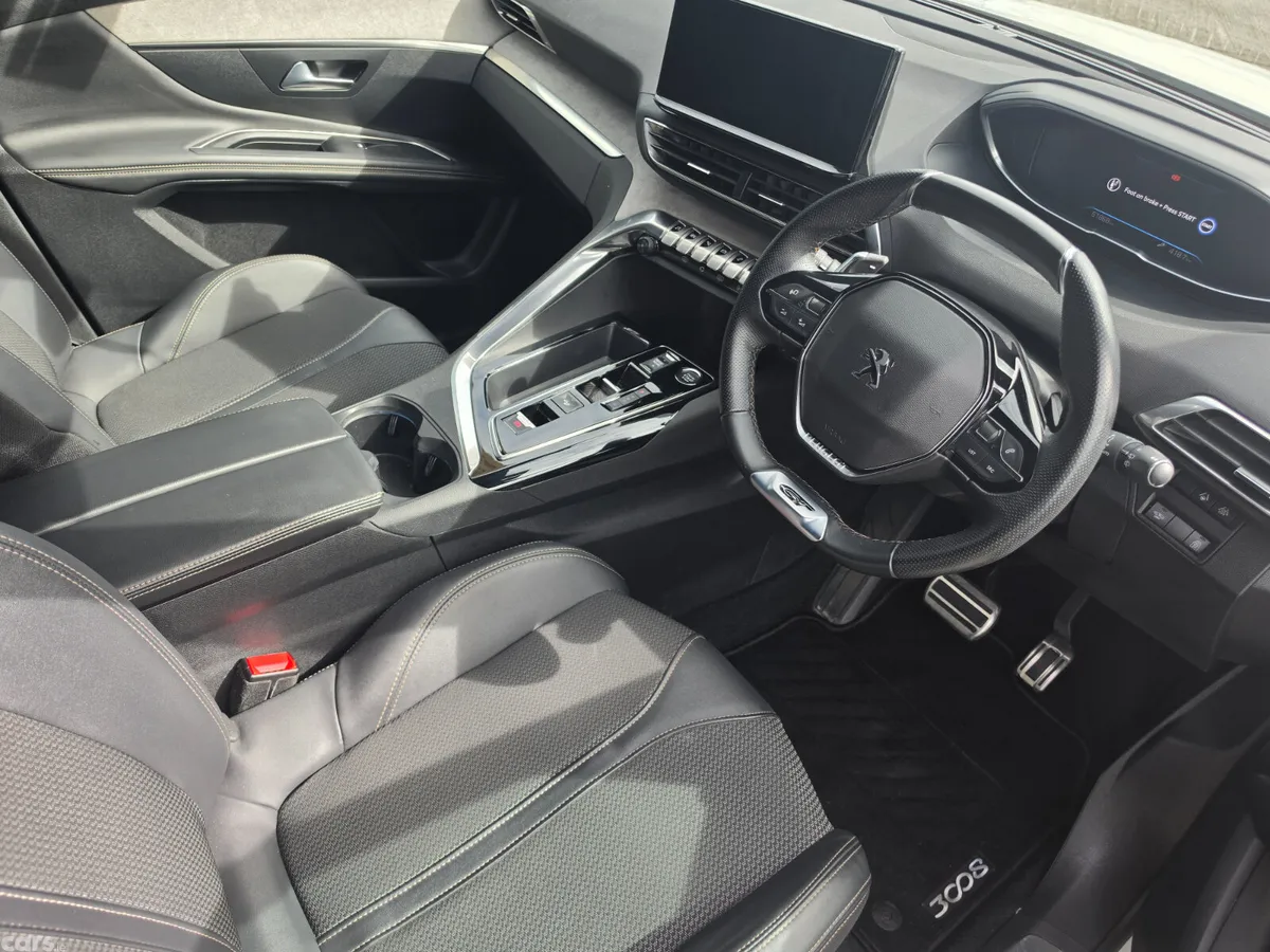 Peugeot 3008 MPV, Petrol, 2023, White
