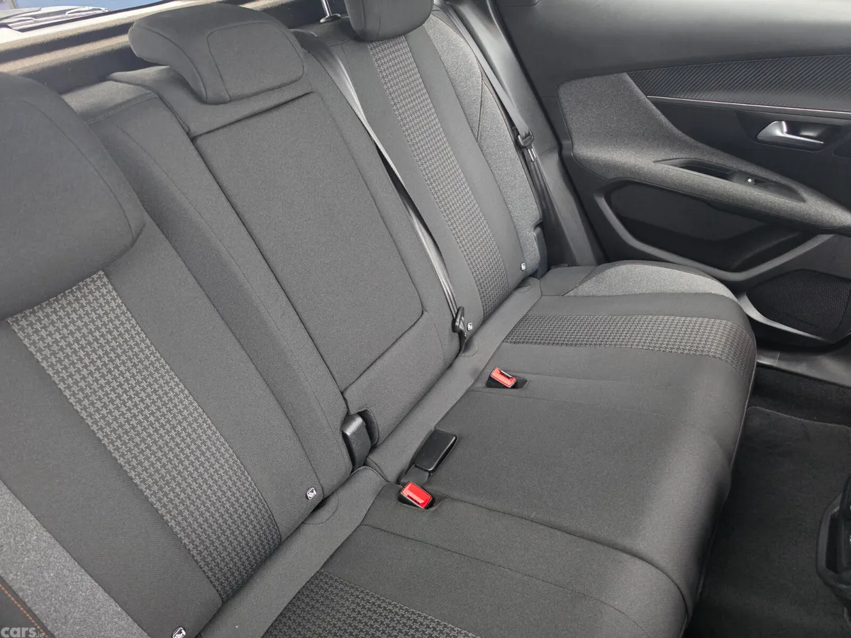 Peugeot 3008 MPV, Petrol, 2020, White
