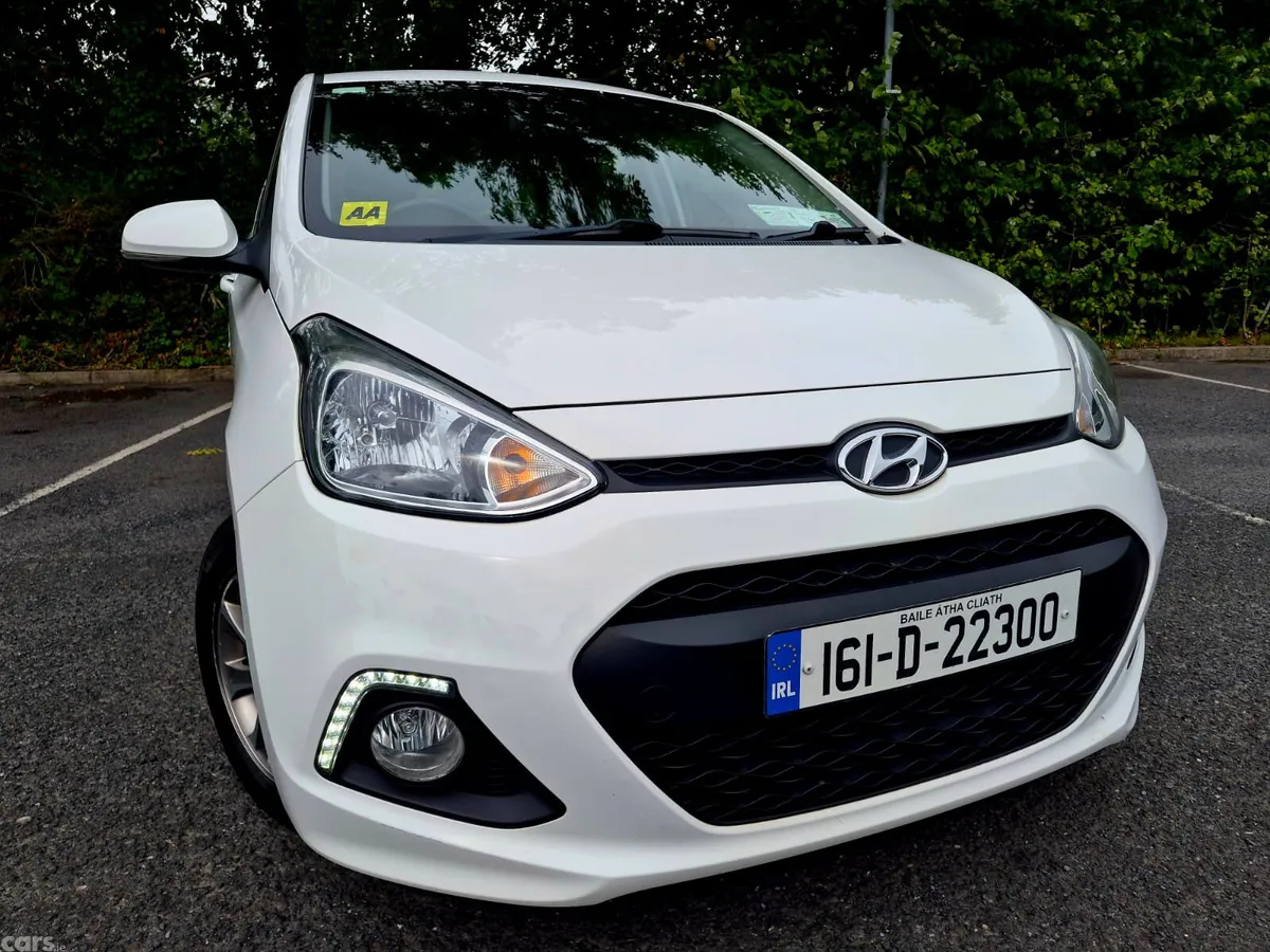 Hyundai i10 Hatchback, Petrol, 2016, White
