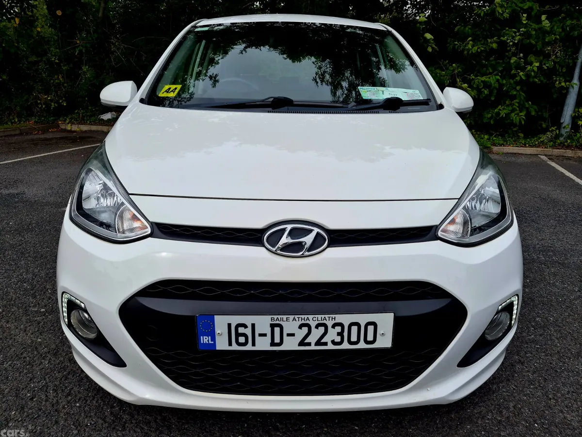 Hyundai i10 Hatchback, Petrol, 2016, White