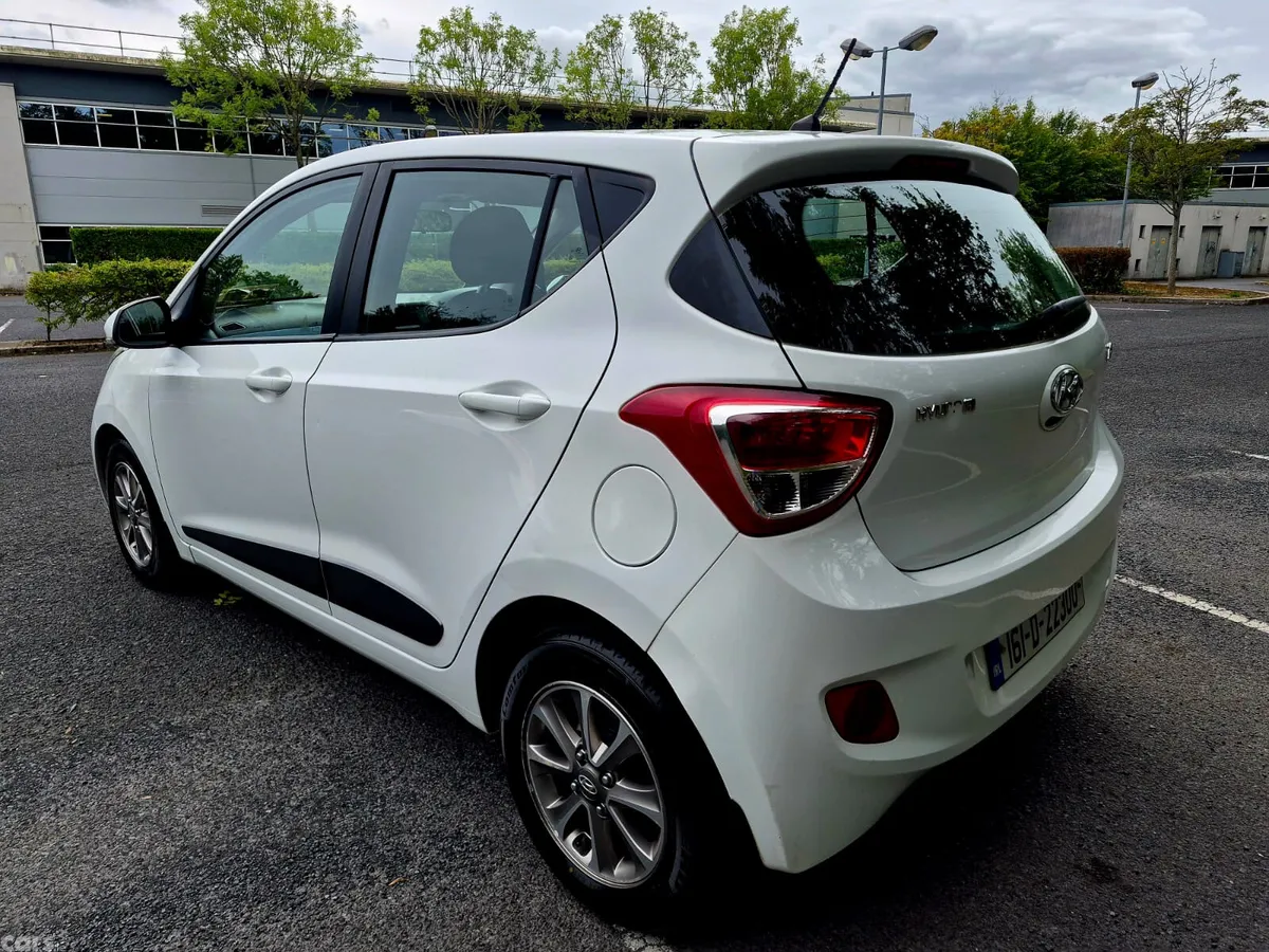 Hyundai i10 Hatchback, Petrol, 2016, White