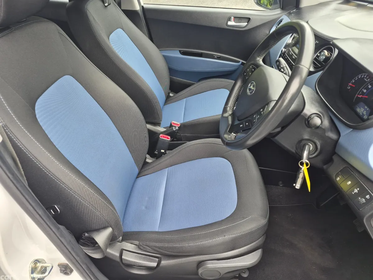 Hyundai i10 Hatchback, Petrol, 2016, White