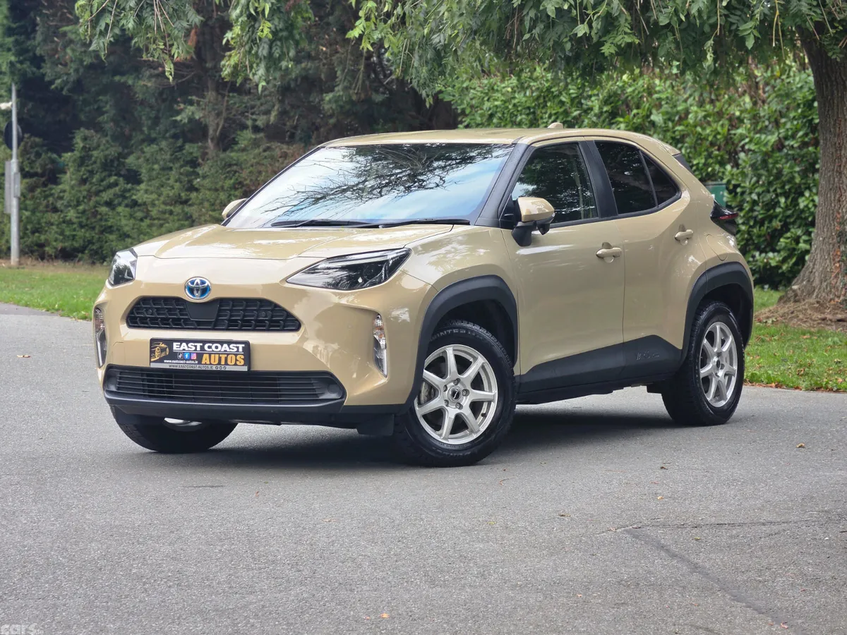 Toyota Yaris Cross Estate, Petrol Hybrid, 2022, Beige