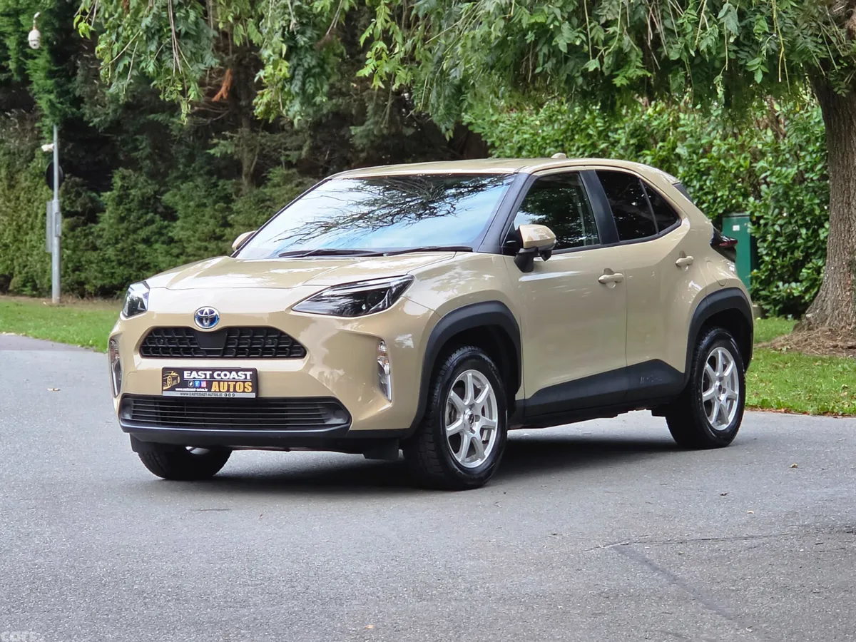 Toyota Yaris Cross Estate, Petrol Hybrid, 2022, Beige