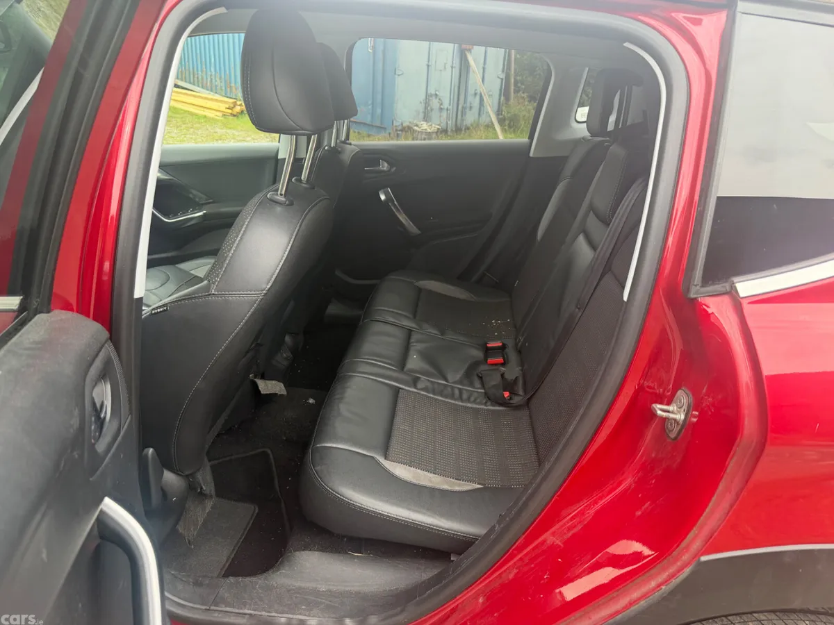 Peugeot 2008 Hatchback, Petrol, 2018, Red