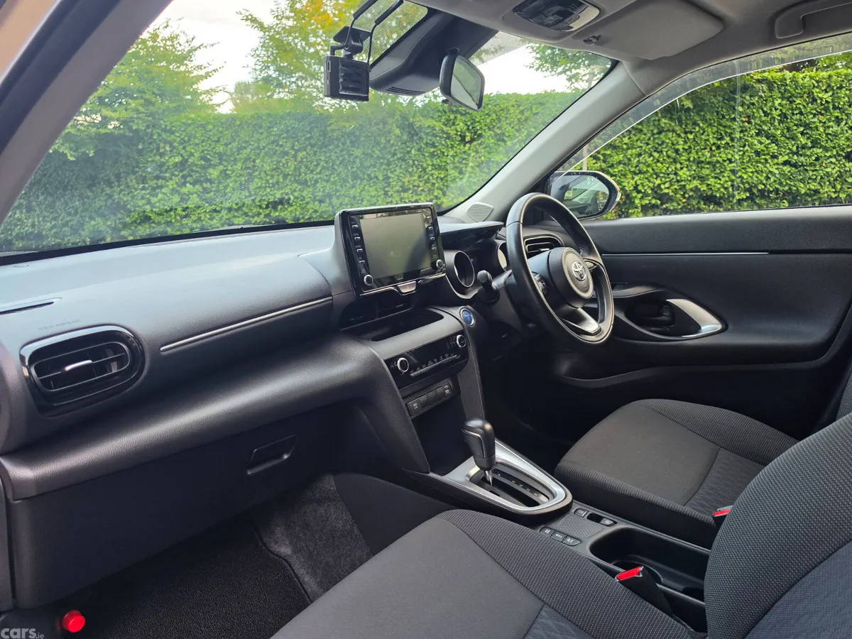 Toyota Yaris Cross Estate, Petrol Hybrid, 2022, Beige