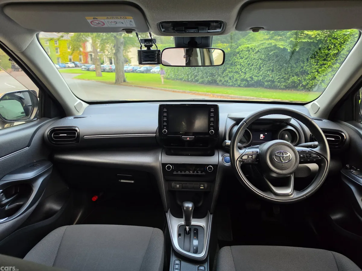Toyota Yaris Cross Estate, Petrol Hybrid, 2022, Beige