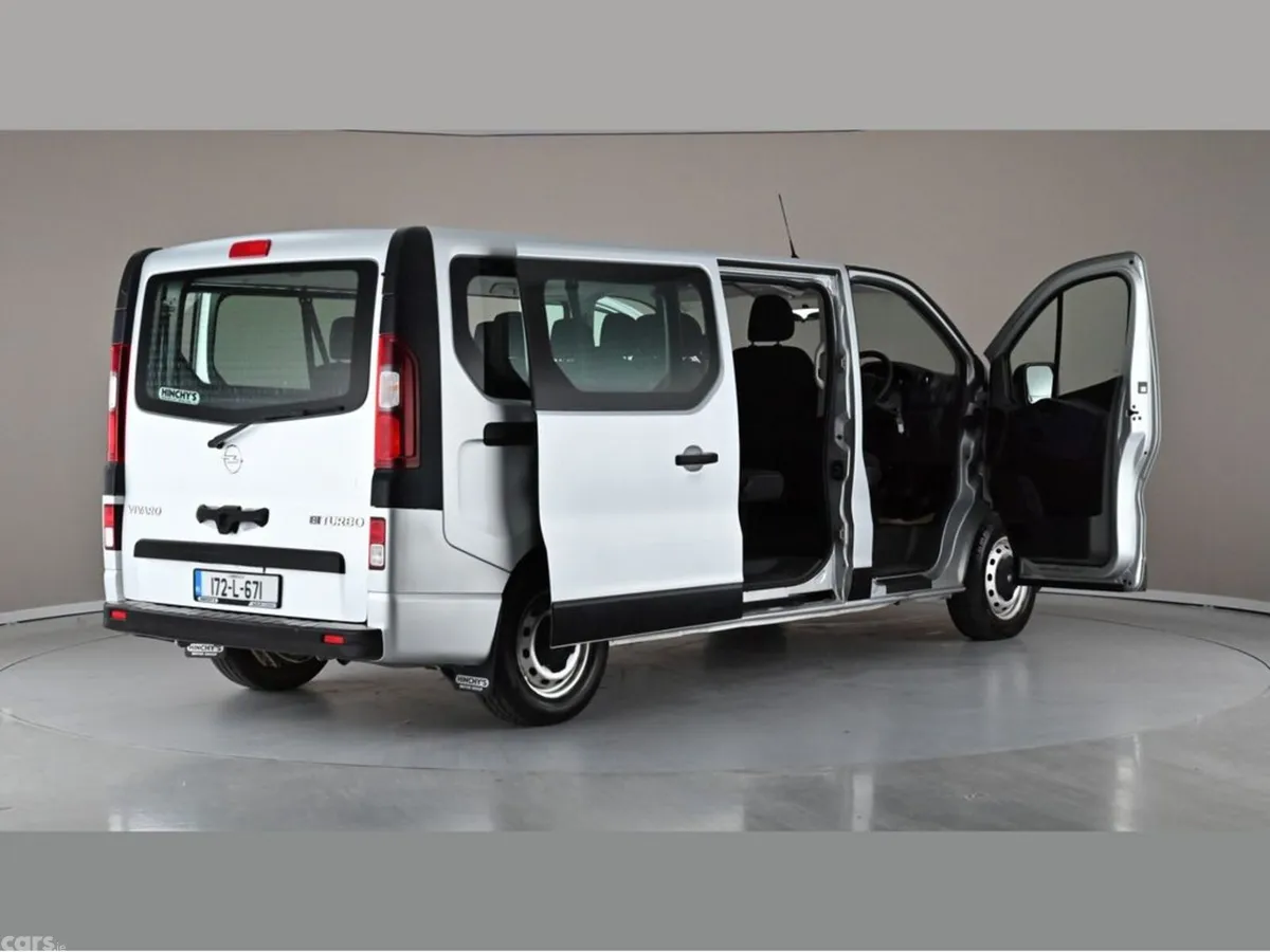 Opel Vivaro Minibus, Diesel, 2017, Silver