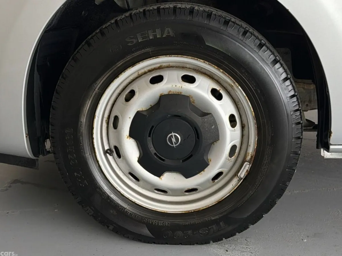 Opel Vivaro Minibus, Diesel, 2017, Silver