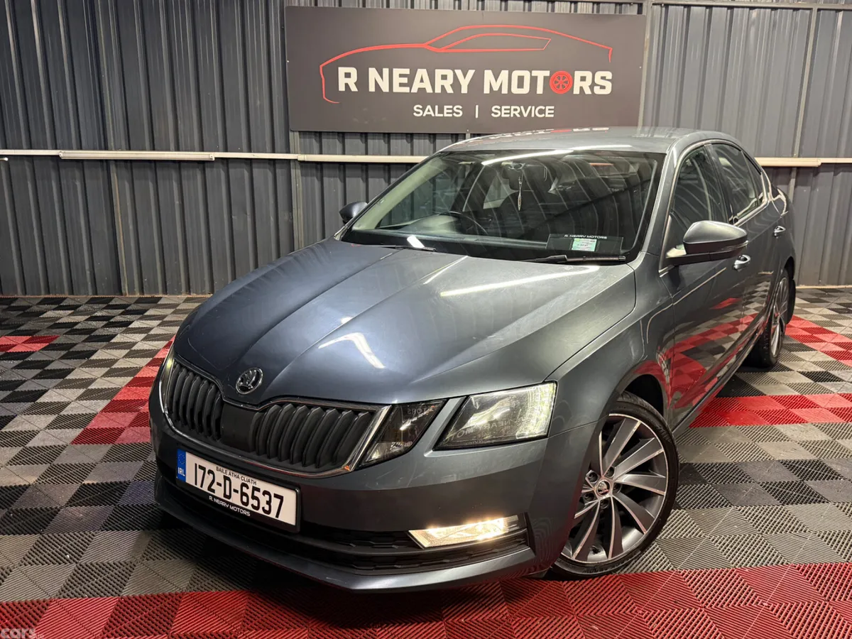 Skoda Octavia Saloon, Diesel, 2017, Grey