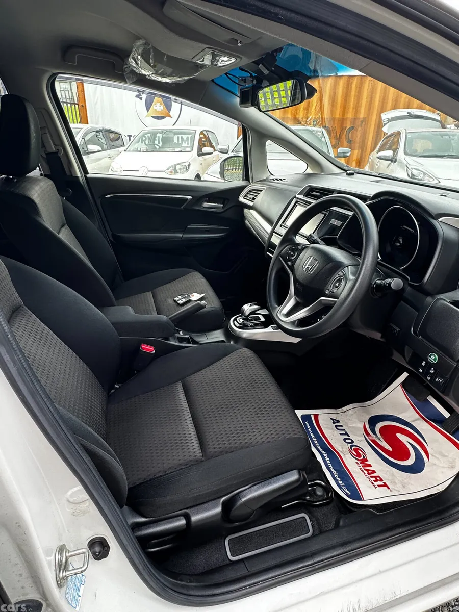 Honda Fit Hatchback, Petrol Hybrid, 2018, White