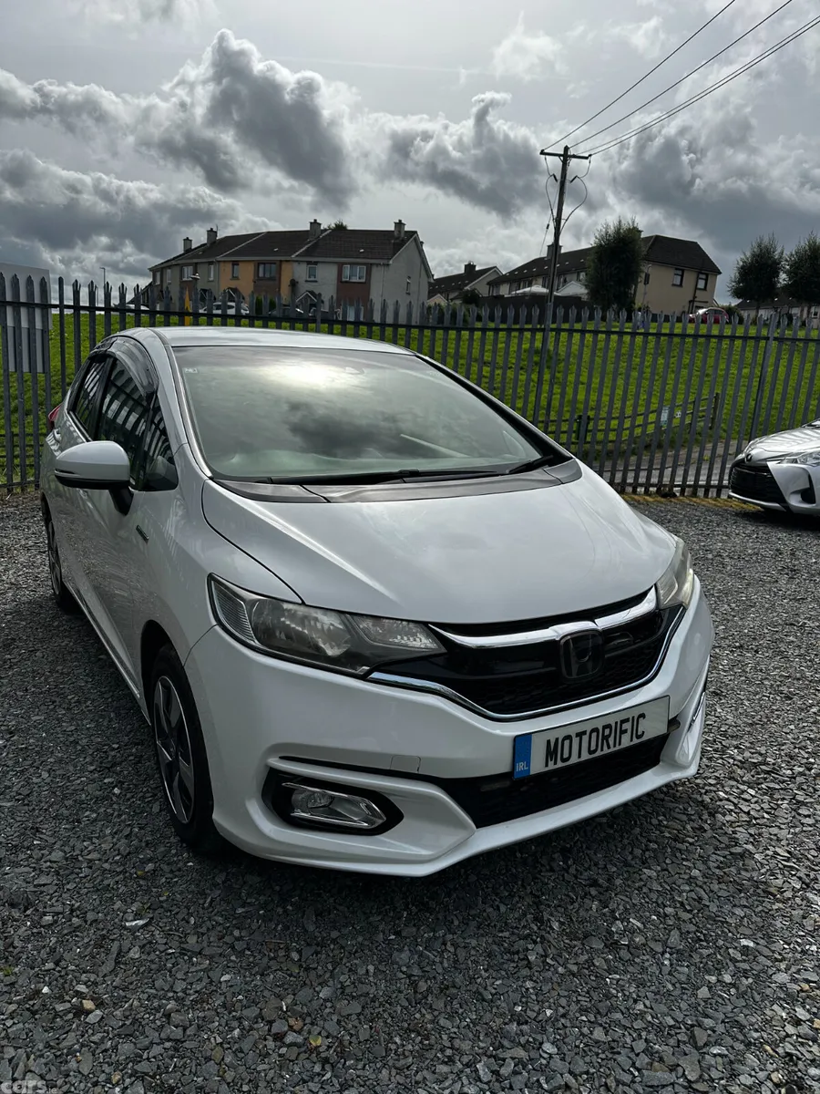 Honda Fit Hatchback, Petrol Hybrid, 2018, White