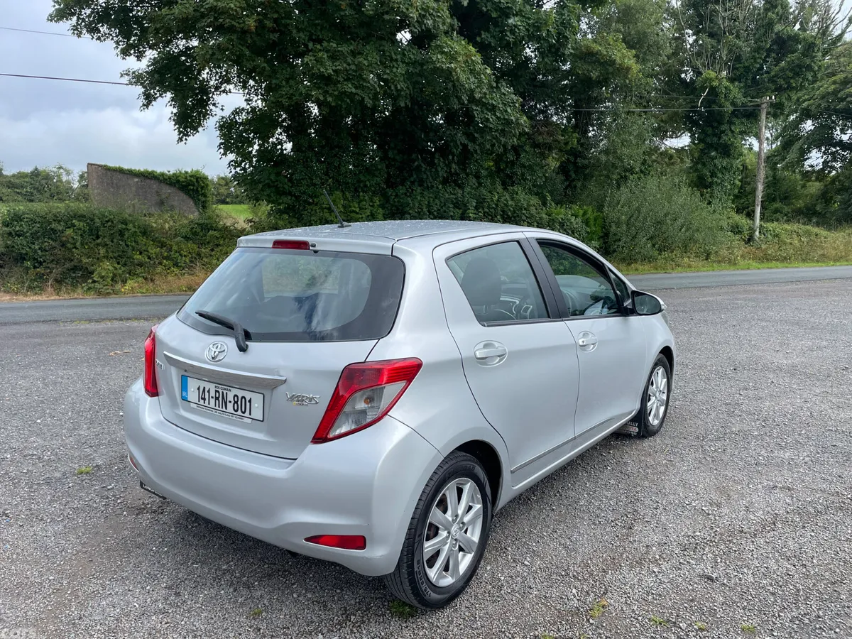 Toyota Yaris Hatchback, Petrol, 2014, Silver