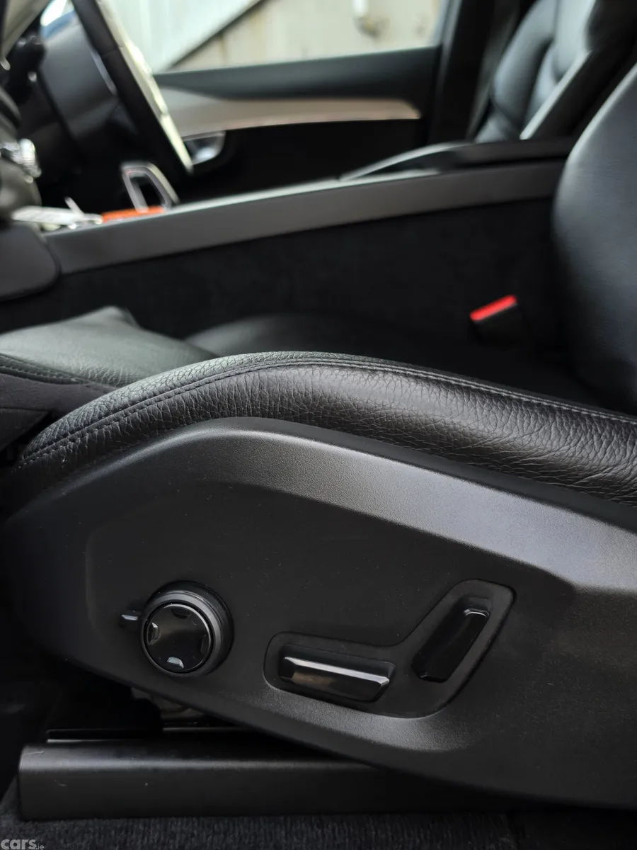Volvo XC90 SUV, Petrol Plug-in Hybrid, 2022, Blue