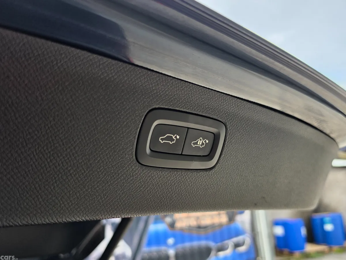 Volvo XC90 SUV, Petrol Plug-in Hybrid, 2022, Blue