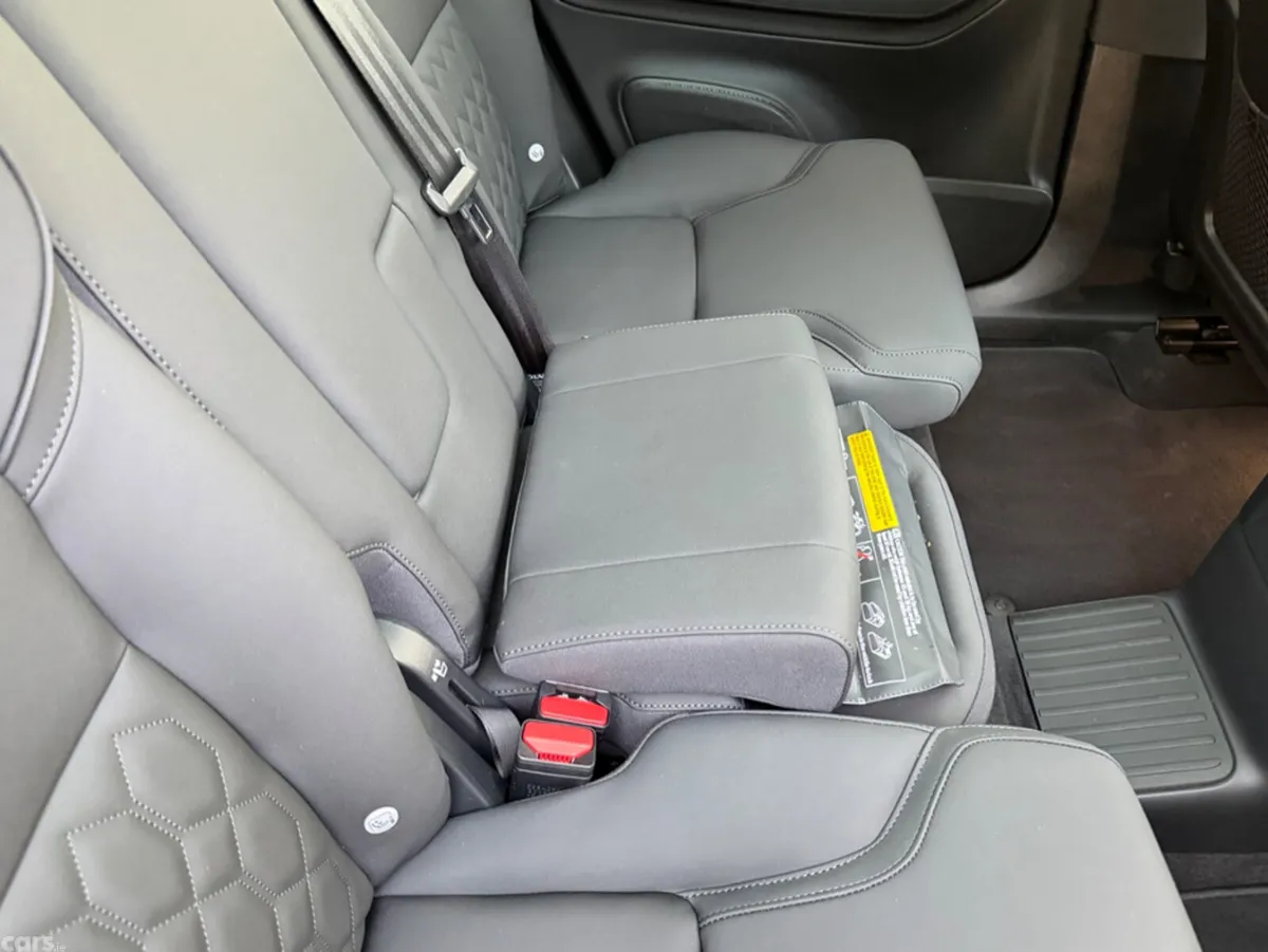 Volvo XC90 SUV, Petrol Plug-in Hybrid, 2026, Grey