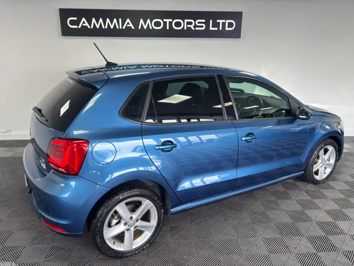 Volkswagen Polo Hatchback, Petrol, 2016, Blue