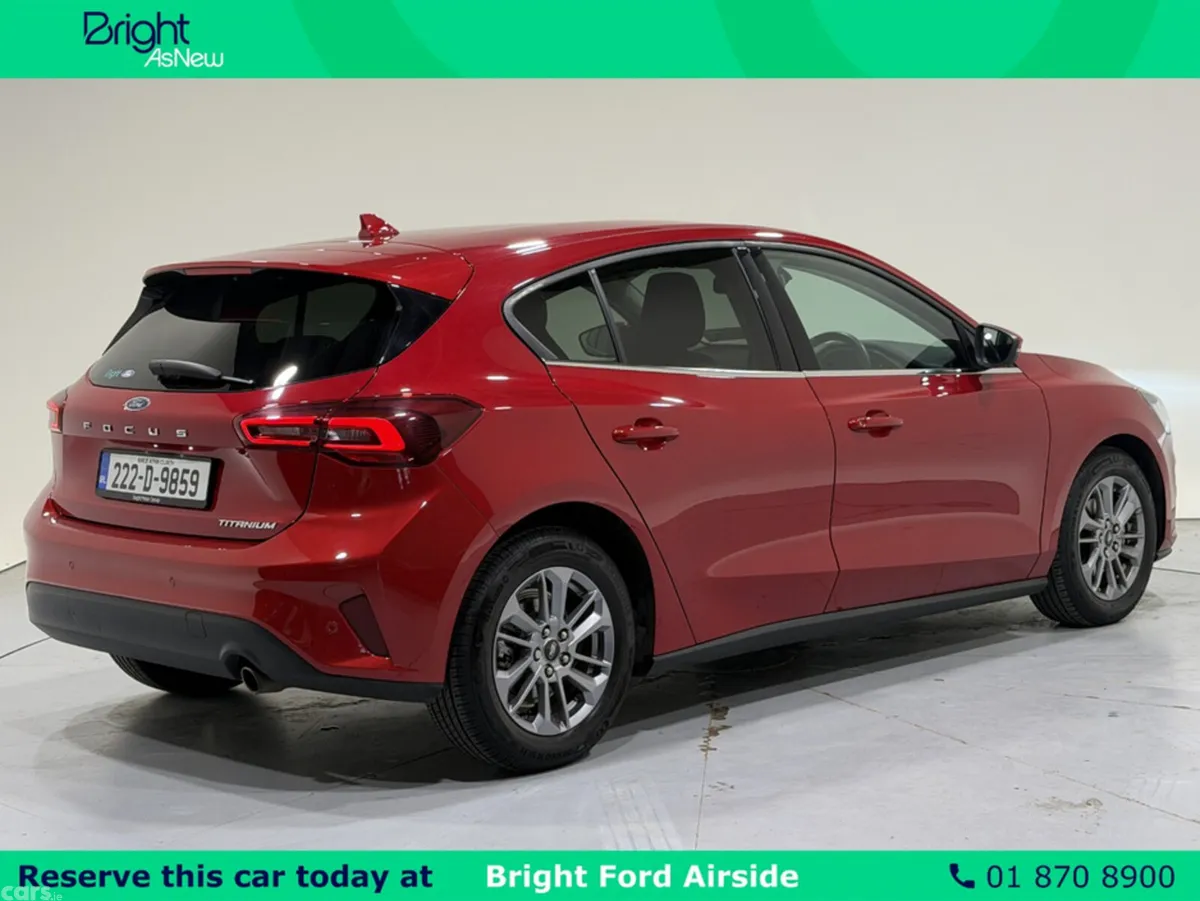Ford Focus Hatchback, Petrol, 2022, Red