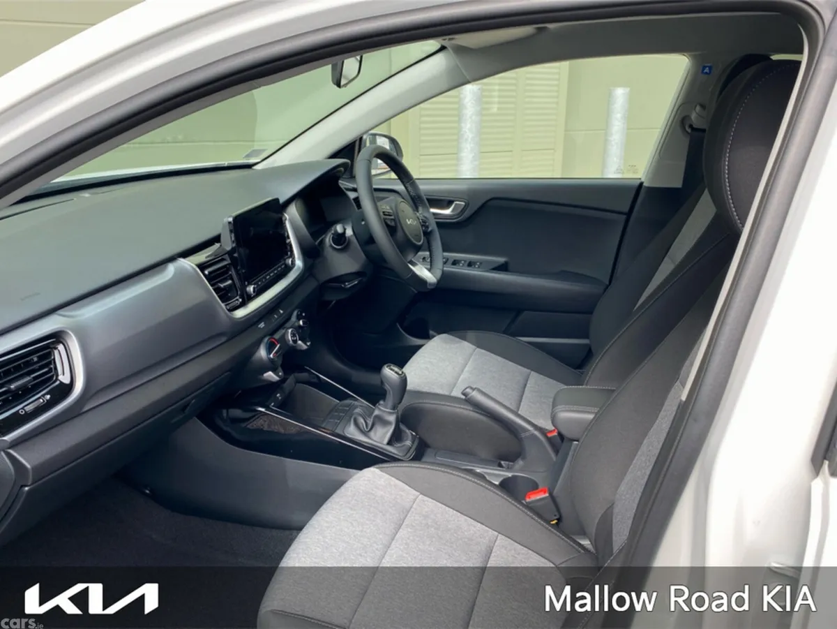 Kia Stonic SUV, Petrol, 2026, White