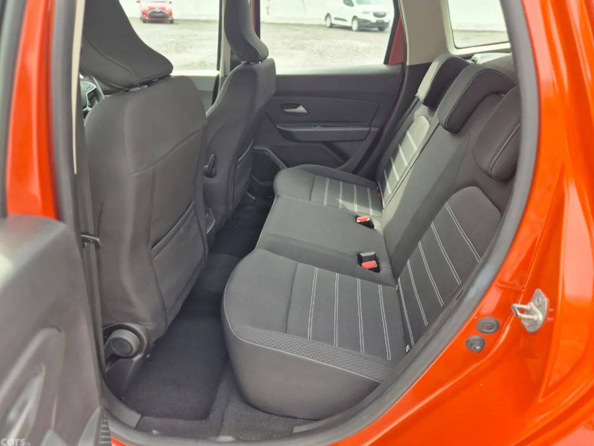 Dacia Duster MPV, Diesel, 2023, Orange