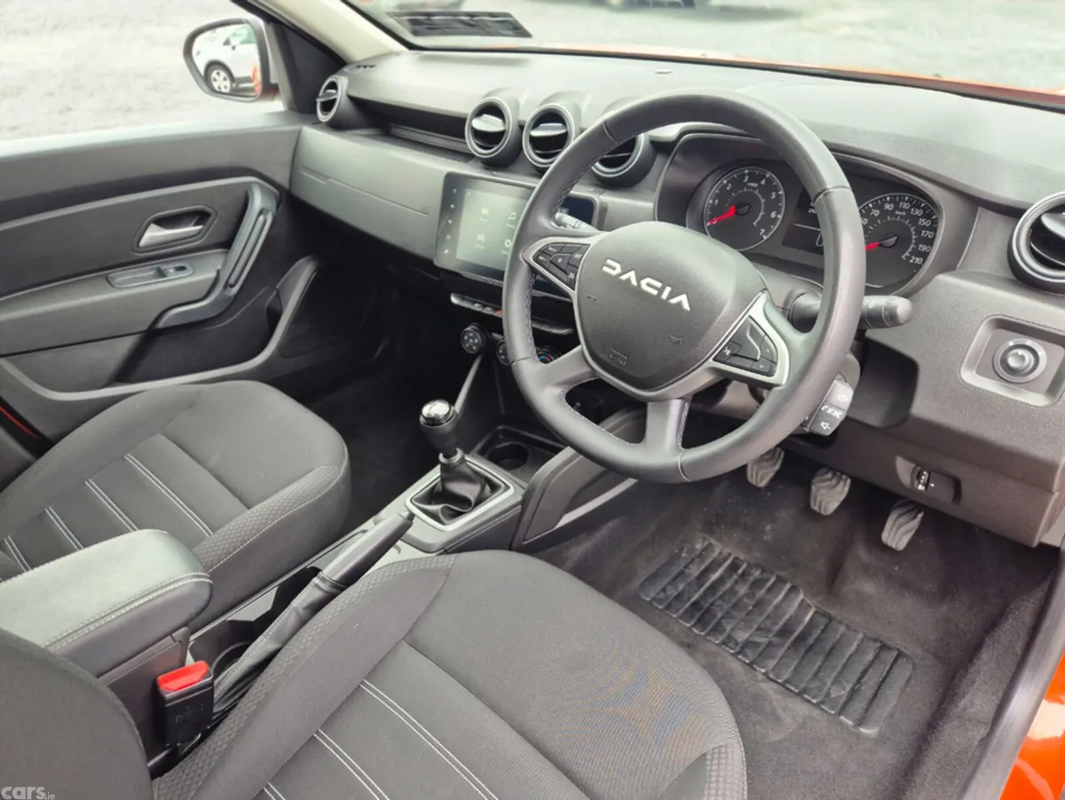 Dacia Duster MPV, Diesel, 2023, Orange