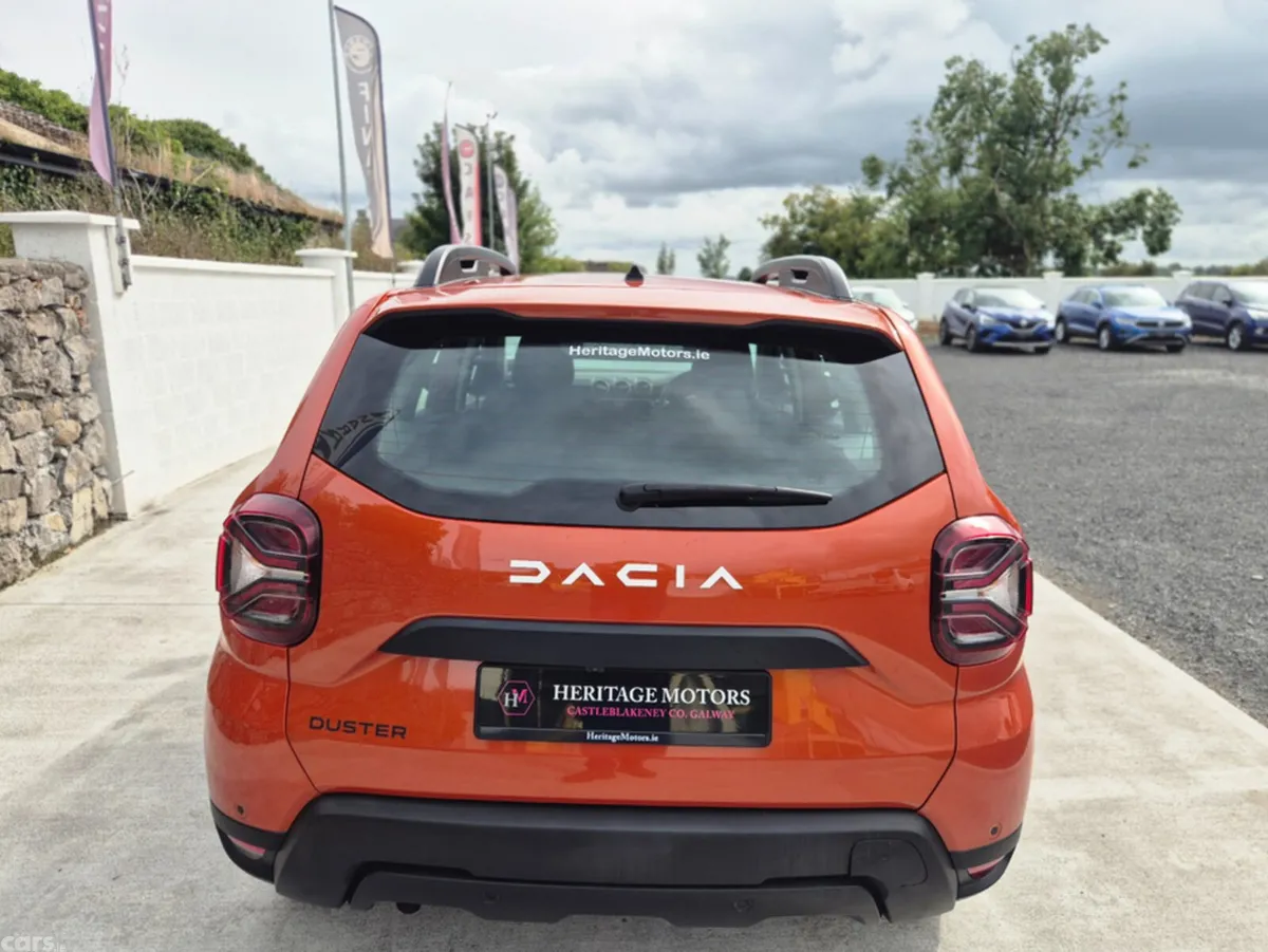 Dacia Duster MPV, Diesel, 2023, Orange