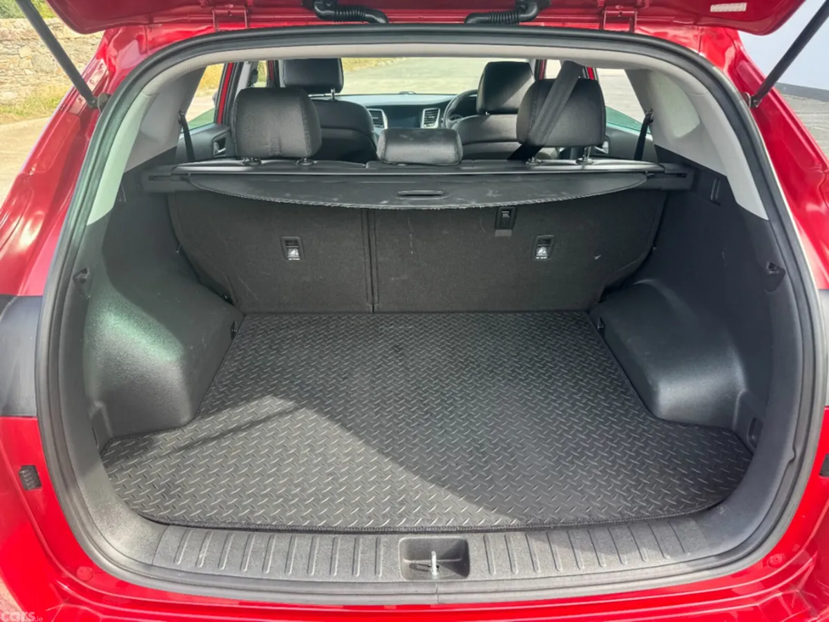 Hyundai Tucson Estate, Diesel, 2017, Red