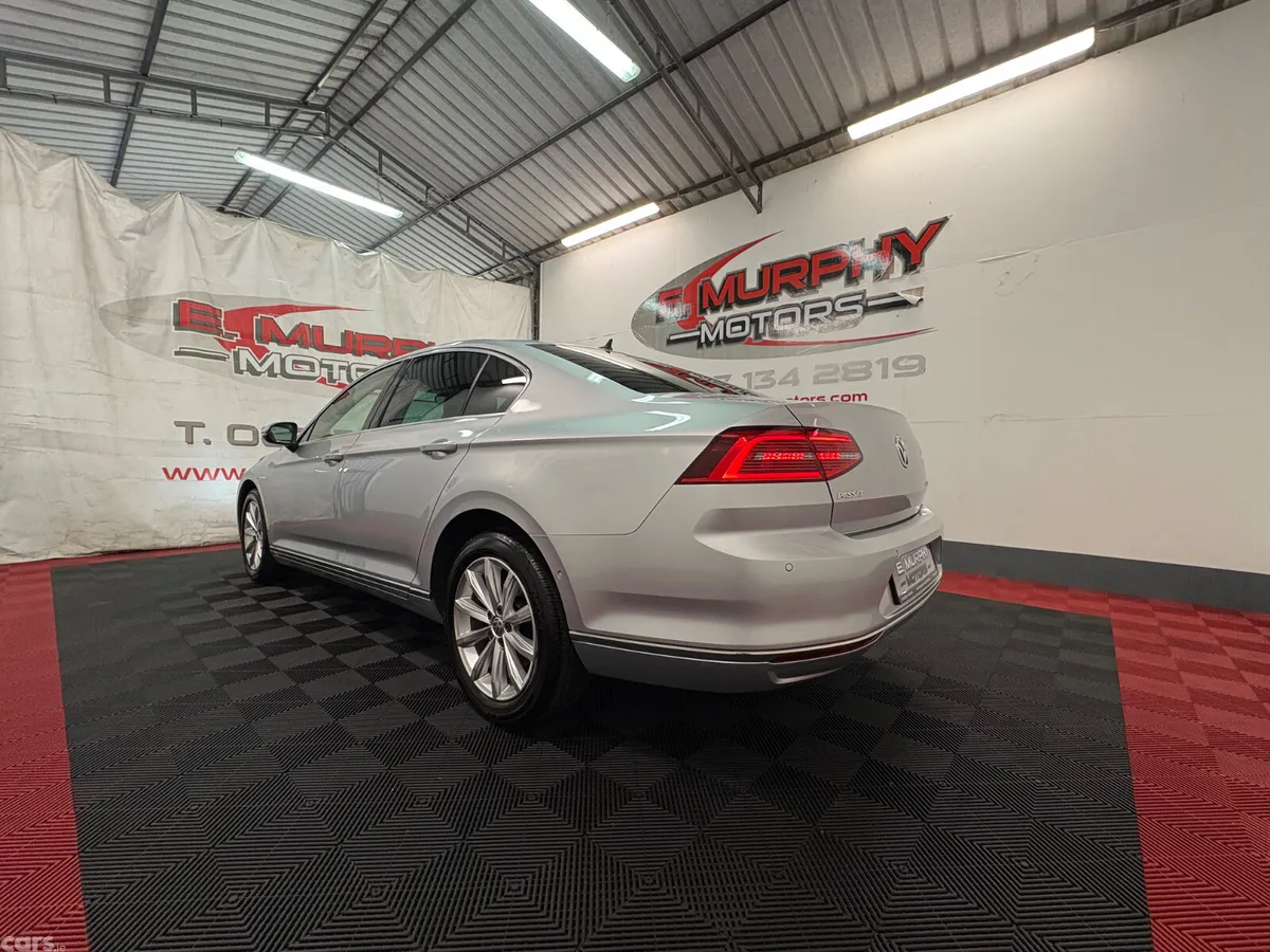 Volkswagen Passat Saloon, Diesel, 2016, Silver