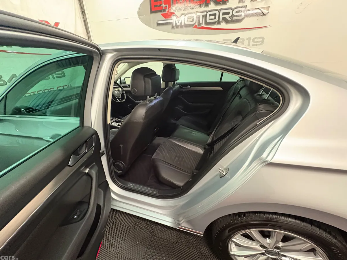 Volkswagen Passat Saloon, Diesel, 2016, Silver