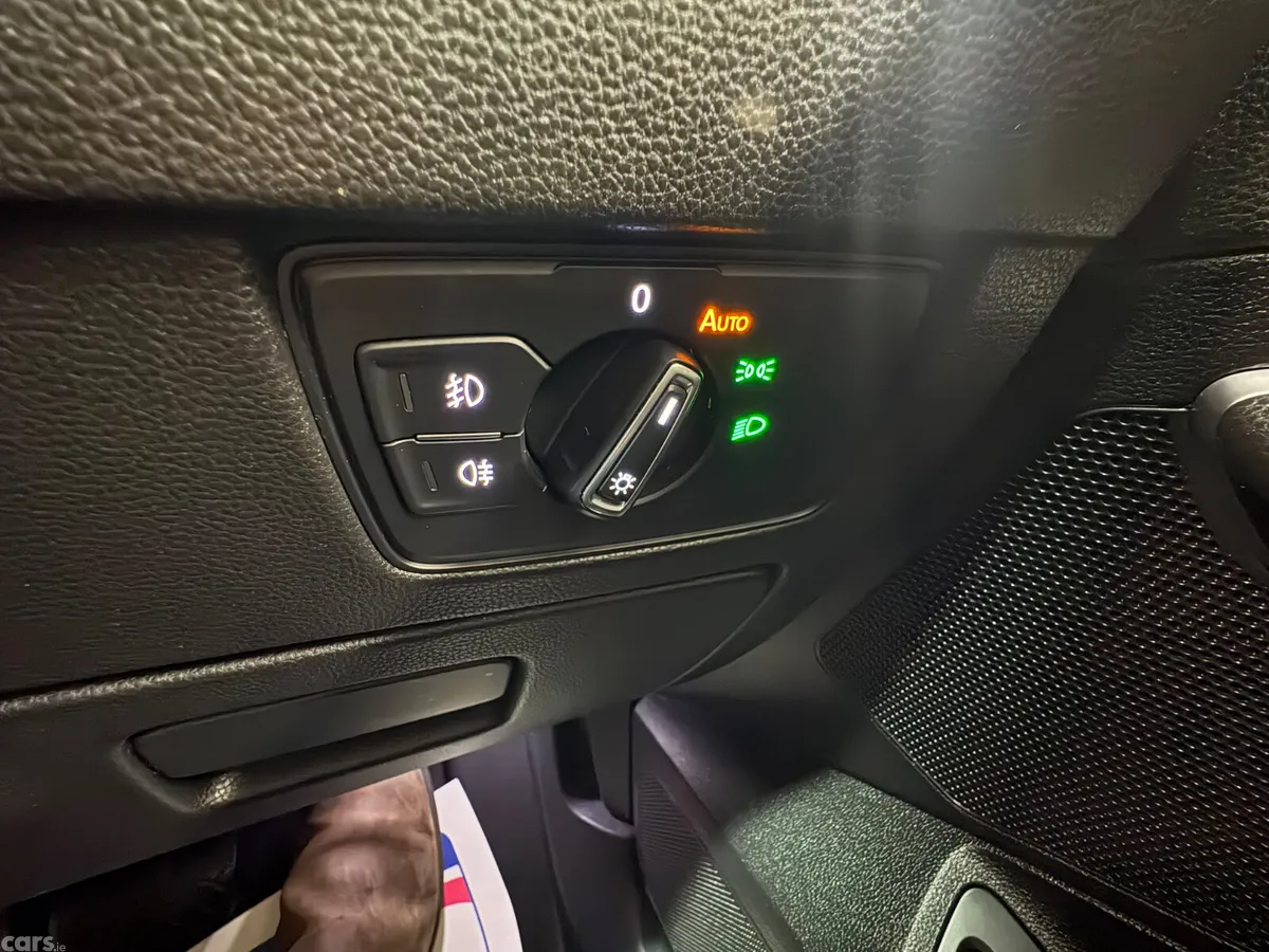 Volkswagen Passat Saloon, Diesel, 2016, Silver