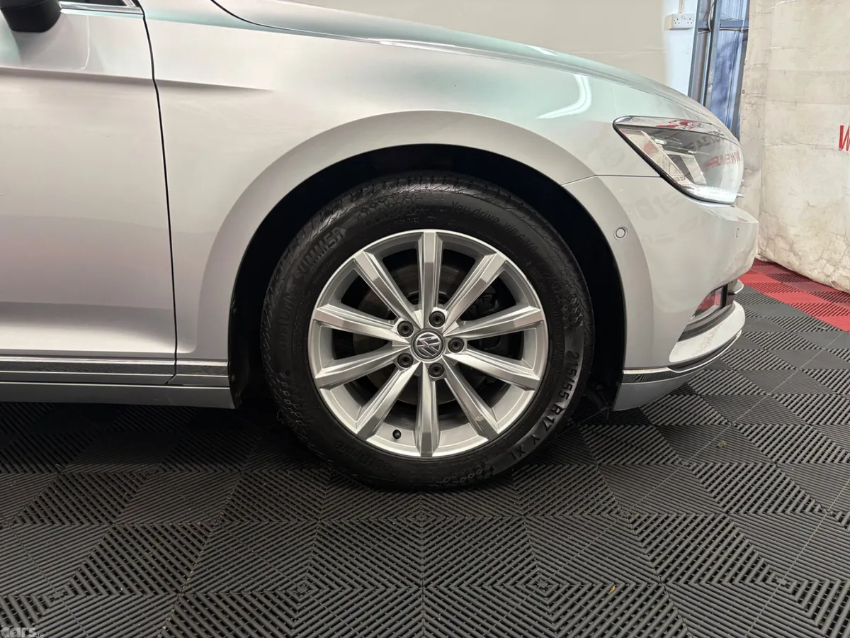 Volkswagen Passat Saloon, Diesel, 2016, Silver