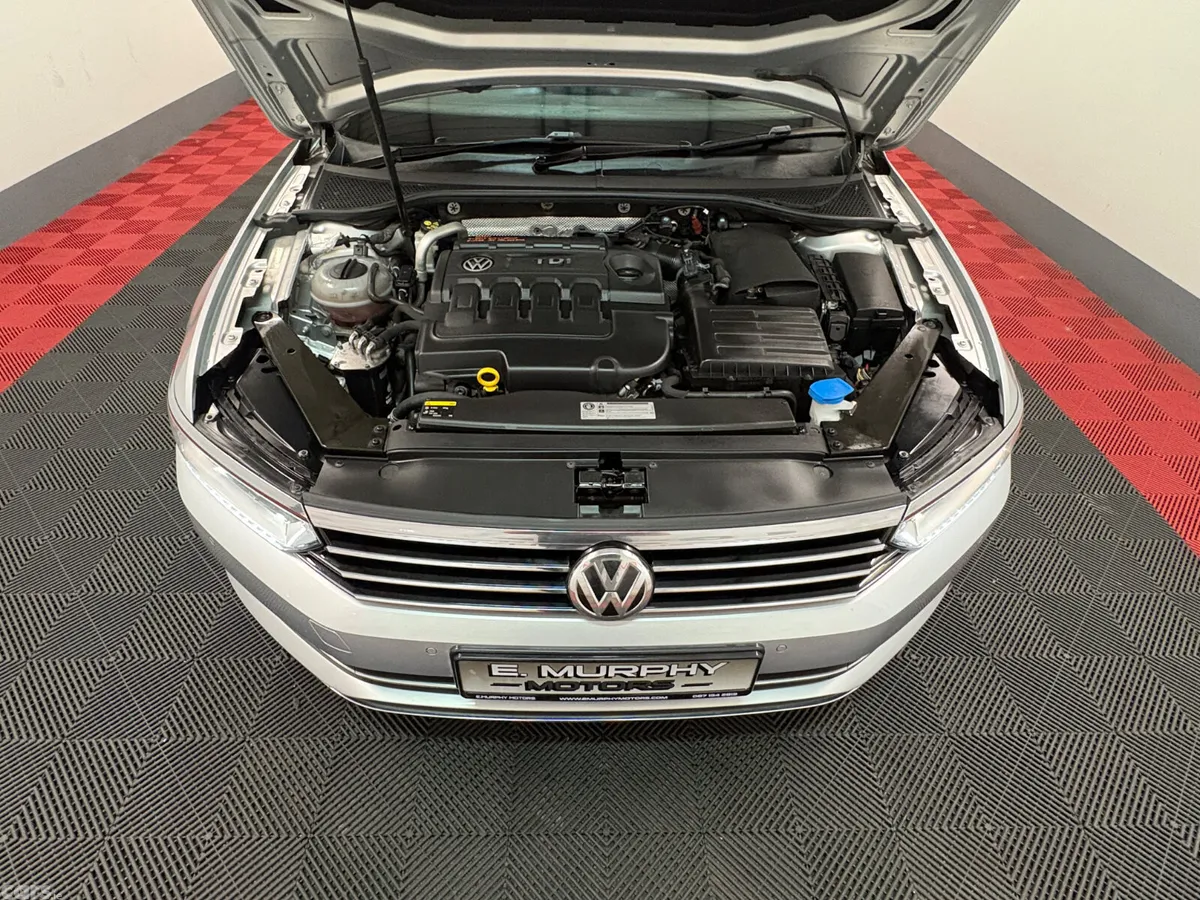 Volkswagen Passat Saloon, Diesel, 2016, Silver