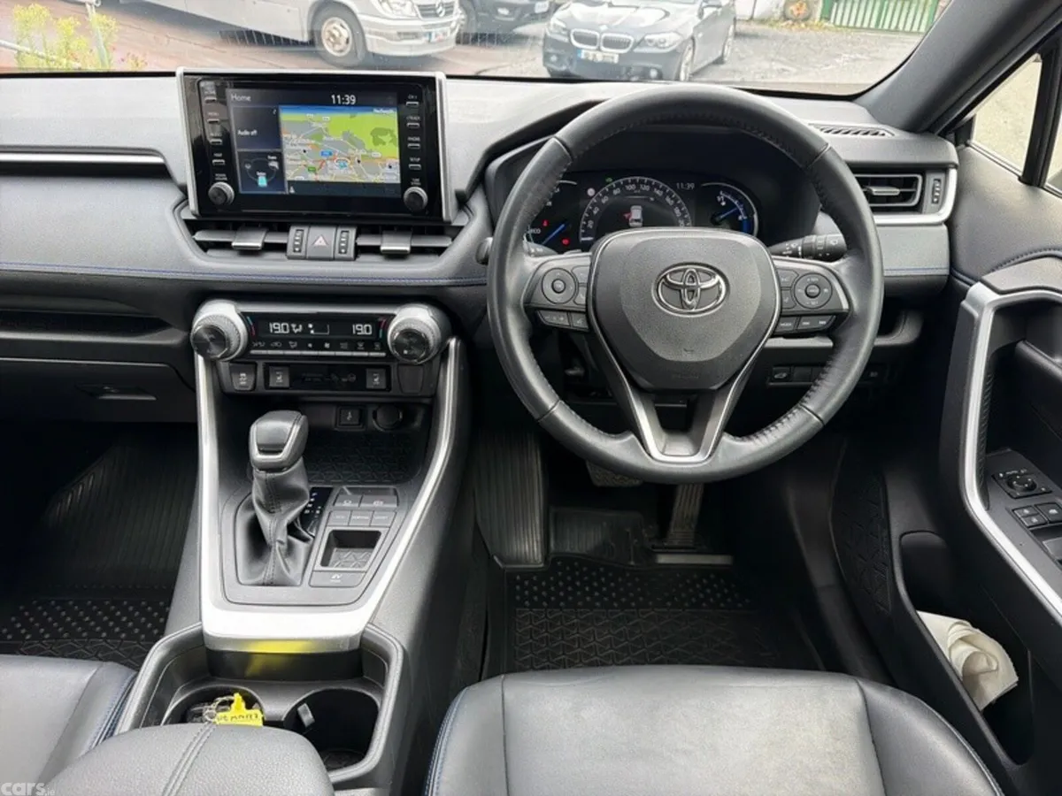 Toyota RAV4 SUV, Petrol Hybrid, 2022, White