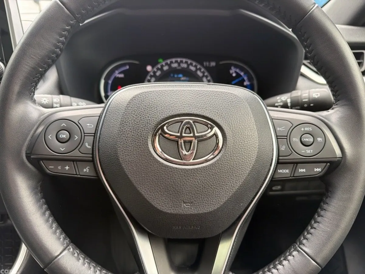 Toyota RAV4 SUV, Petrol Hybrid, 2022, White