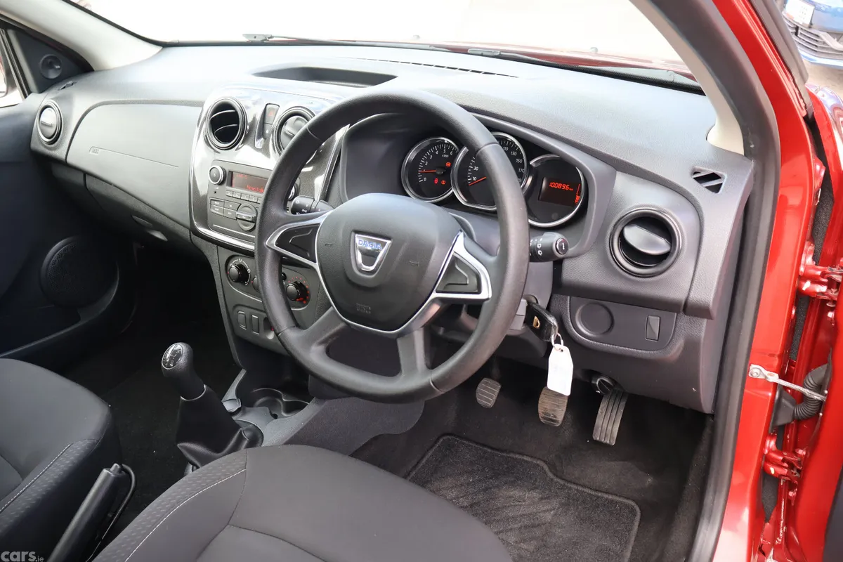 Dacia Sandero Hatchback, Petrol, 2021, Red