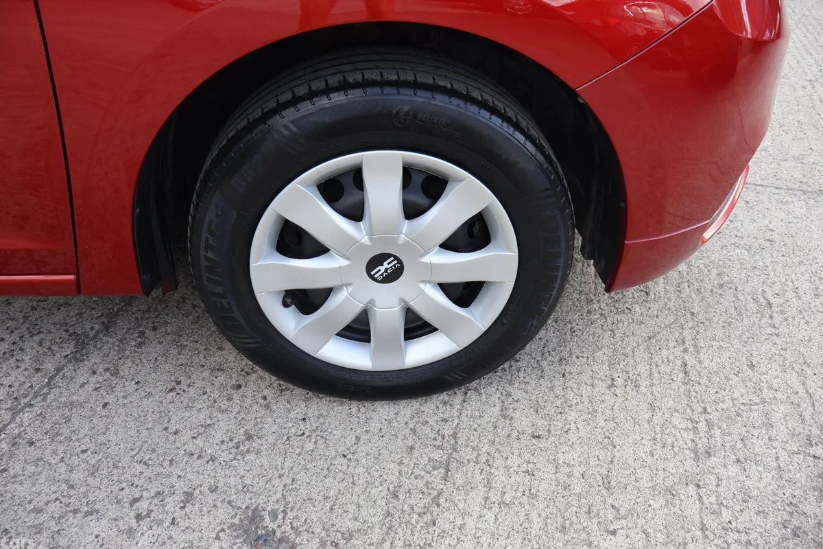Dacia Sandero Hatchback, Petrol, 2021, Red