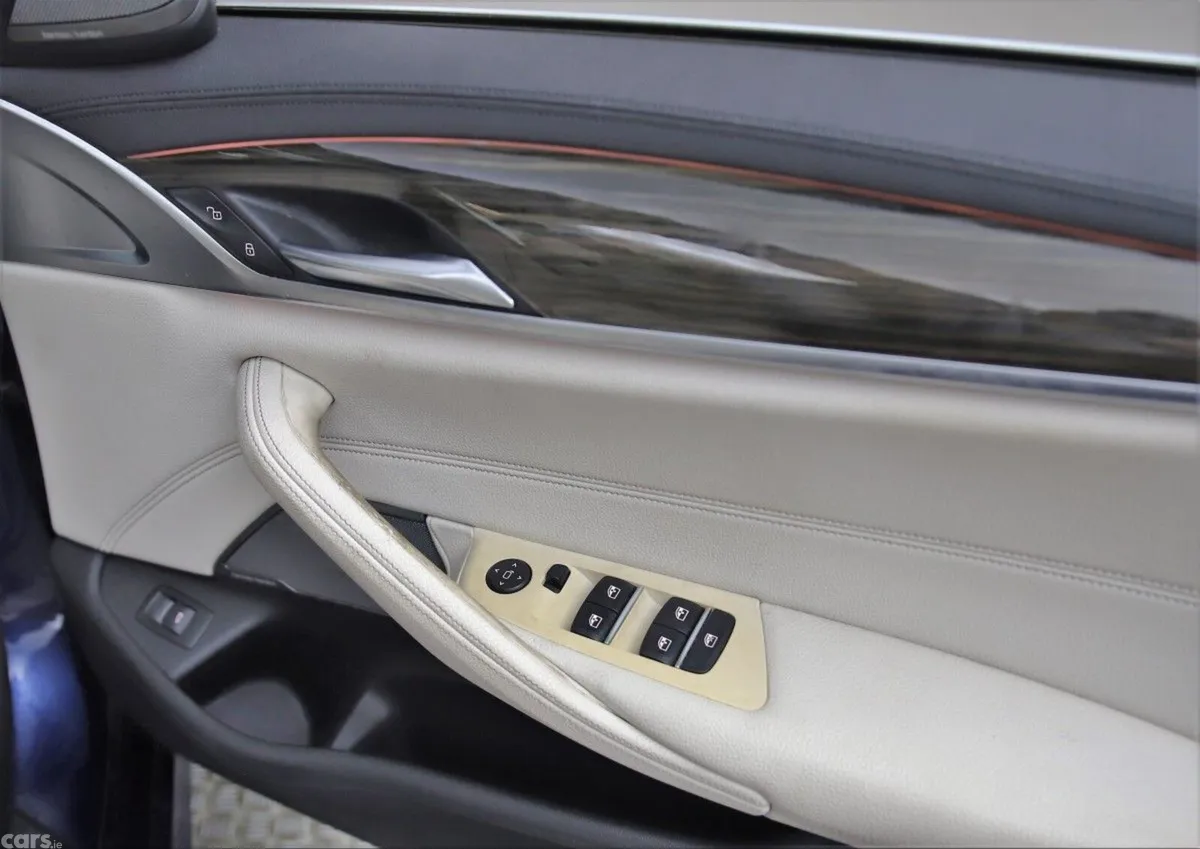 BMW 5-Series Estate, Diesel, 2019, Blue