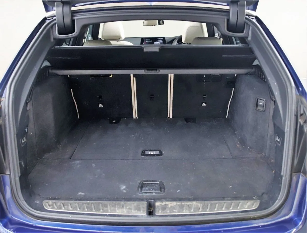 BMW 5-Series Estate, Diesel, 2019, Blue
